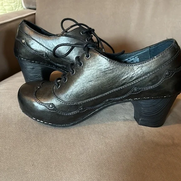 Dansko heeled Oxford shoes - Picture 2 of 6